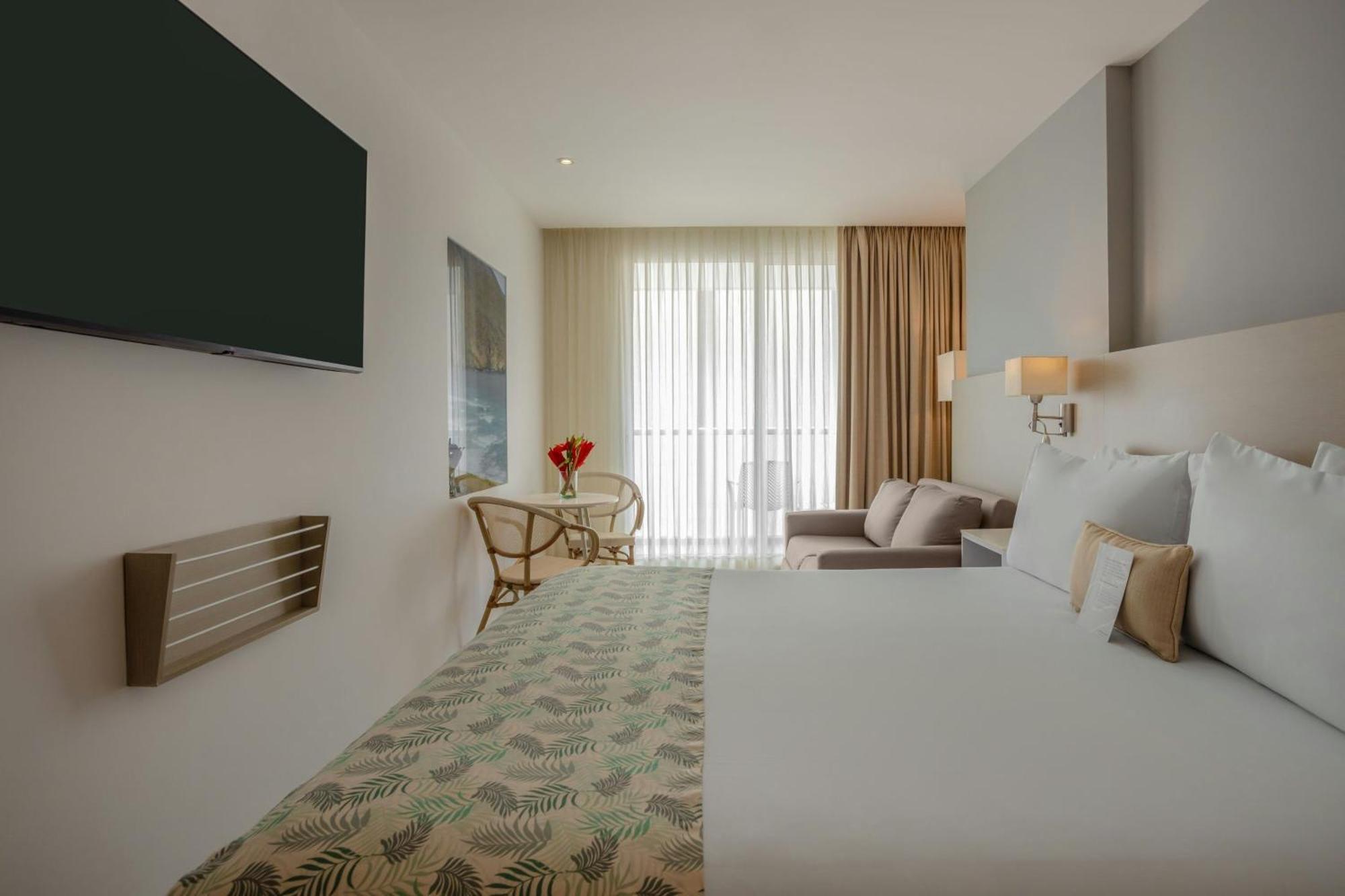 Courtyard By Marriott Santa Marta Resort — Photos 3